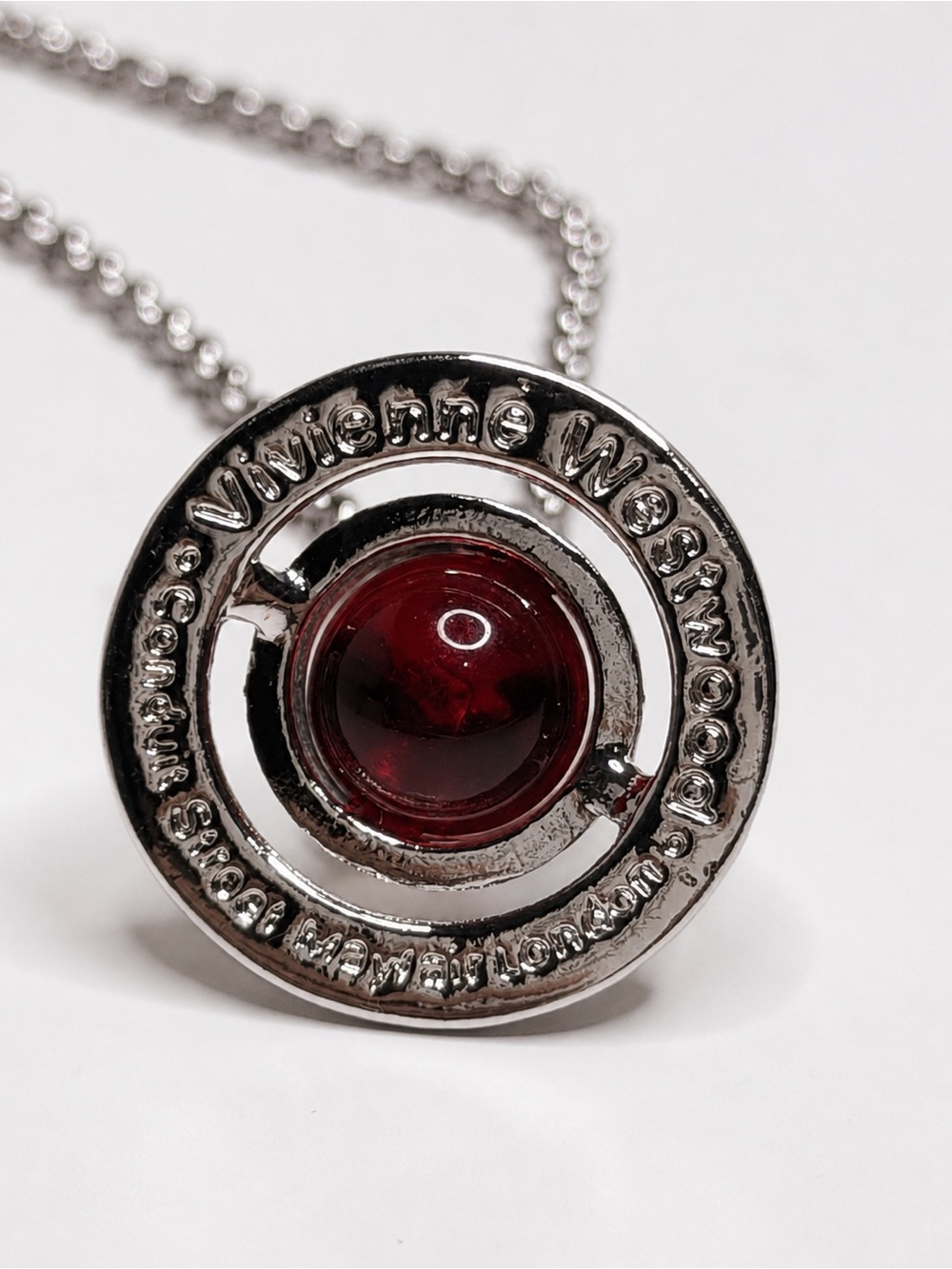 Vivienne Westwood New Tiny Orb Necklace Red Crystal Silver-Tone - Picture 3 of 5